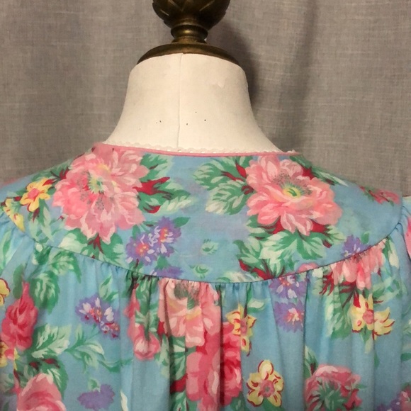 Vintage House Coat-Short Sleeve-Pink Floral-GUC-Lady Manhattan brand - Picture 8 of 16